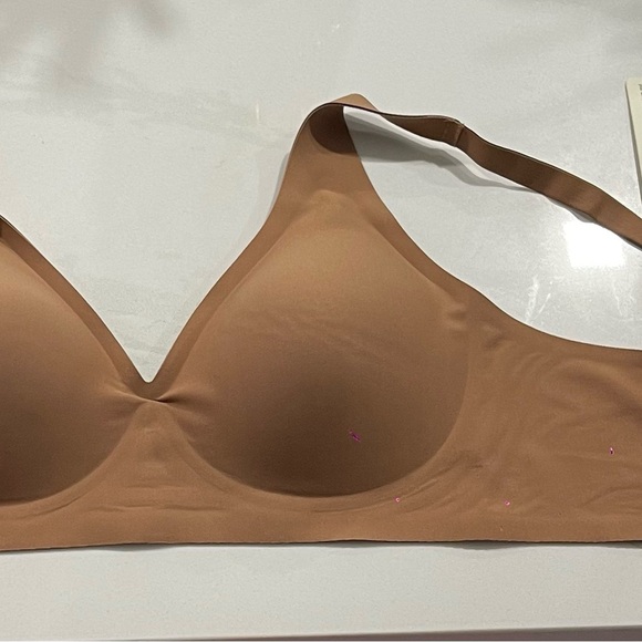 Seamless Tan Bra - Picture 3 of 5